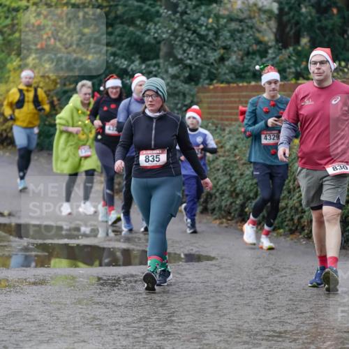 07.12.2025 - St. Pauli X-Mass-Run No. 15 Michael Burmester http://msf.ph/oto/9412395 07.12.2025 11:43:57 Laufen 835, 4329, 830 meine-sportfotos.de