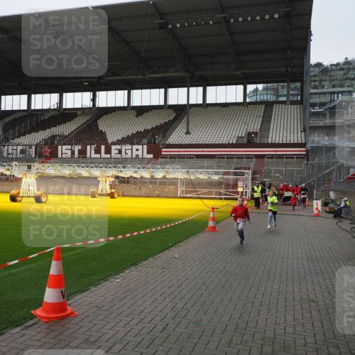 07.12.2025 - St. Pauli X-Mass-Run No. 15 Fabian Wolf http://msf.ph/oto/9412422 07.12.2025 11:17:11 Ziel 1340, 1531 meine-sportfotos.de