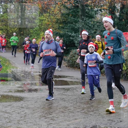07.12.2025 - St. Pauli X-Mass-Run No. 15 Michael Burmester http://msf.ph/oto/9412427 07.12.2025 11:44:01 Laufen 4022, 830, 4328, 4024, 30 meine-sportfotos.de
