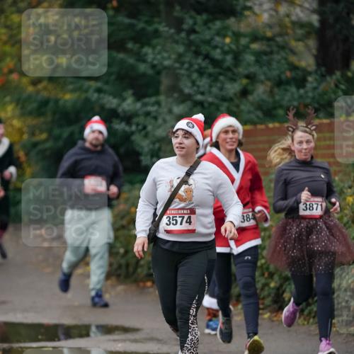 07.12.2025 - St. Pauli X-Mass-Run No. 15 Michael Burmester http://msf.ph/oto/9412429 07.12.2025 10:01:44 Laufen 15, 3574, 384, 3871 meine-sportfotos.de