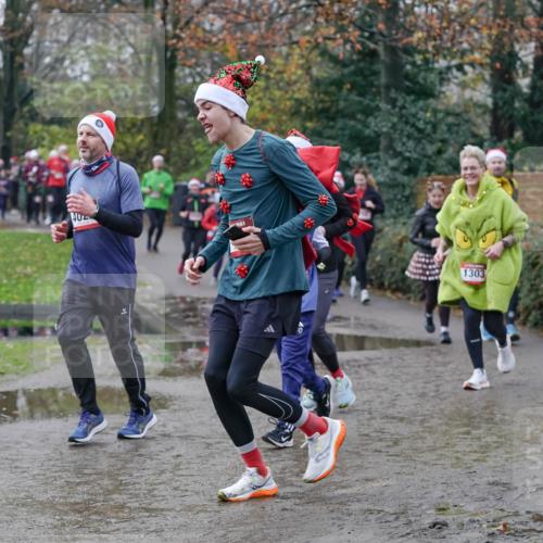 07.12.2025 - St. Pauli X-Mass-Run No. 15 Michael Burmester http://msf.ph/oto/9412433 07.12.2025 11:44:02 Laufen 40, 10, 1303 meine-sportfotos.de