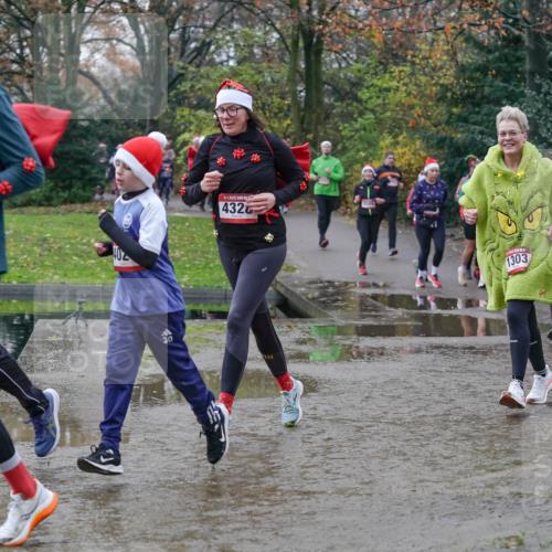 07.12.2025 - St. Pauli X-Mass-Run No. 15 Michael Burmester http://msf.ph/oto/9412439 07.12.2025 11:44:03 Laufen 30, 432, 1303, 173 meine-sportfotos.de