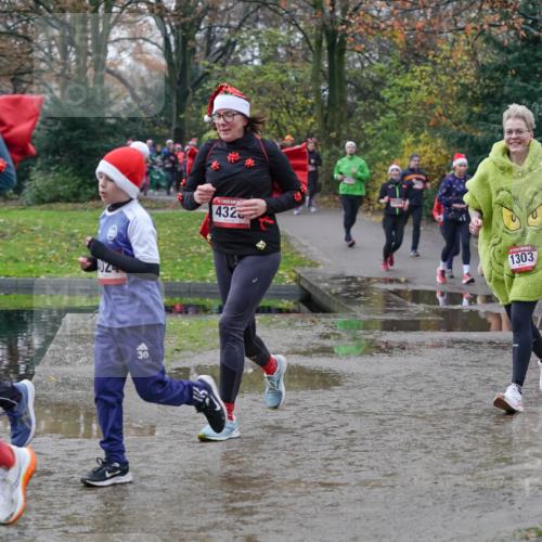07.12.2025 - St. Pauli X-Mass-Run No. 15 Michael Burmester http://msf.ph/oto/9412442 07.12.2025 11:44:03 Laufen 30, 432, 1303, 173 meine-sportfotos.de