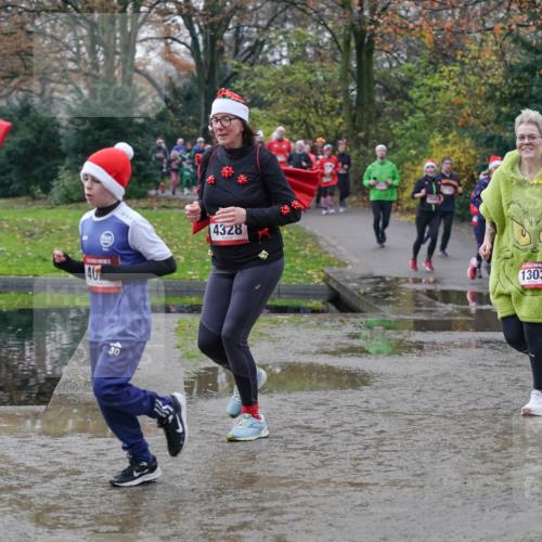 07.12.2025 - St. Pauli X-Mass-Run No. 15 Michael Burmester http://msf.ph/oto/9412445 07.12.2025 11:44:03 Laufen 40, 4328, 30, 1303, 173 meine-sportfotos.de