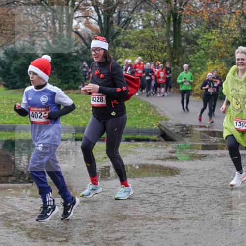 07.12.2025 - St. Pauli X-Mass-Run No. 15 Michael Burmester http://msf.ph/oto/9412448 07.12.2025 11:44:03 Laufen 402, 30, 4328, 1303, 173 meine-sportfotos.de