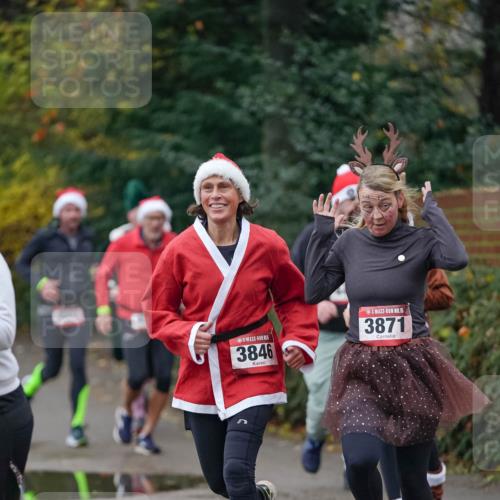 07.12.2025 - St. Pauli X-Mass-Run No. 15 Michael Burmester http://msf.ph/oto/9412456 07.12.2025 10:01:45 Laufen 3846, 15, 3871 meine-sportfotos.de