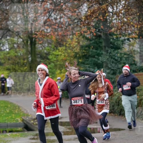 07.12.2025 - St. Pauli X-Mass-Run No. 15 Michael Burmester http://msf.ph/oto/9412471 07.12.2025 10:01:46 Laufen 5846, 15, 3871, 3742, 4458 meine-sportfotos.de