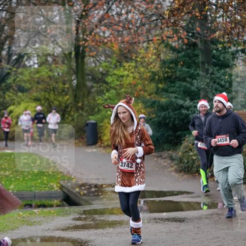 07.12.2025 - St. Pauli X-Mass-Run No. 15 Michael Burmester http://msf.ph/oto/9412477 07.12.2025 10:01:47 Laufen 3742, 450, 4458 meine-sportfotos.de