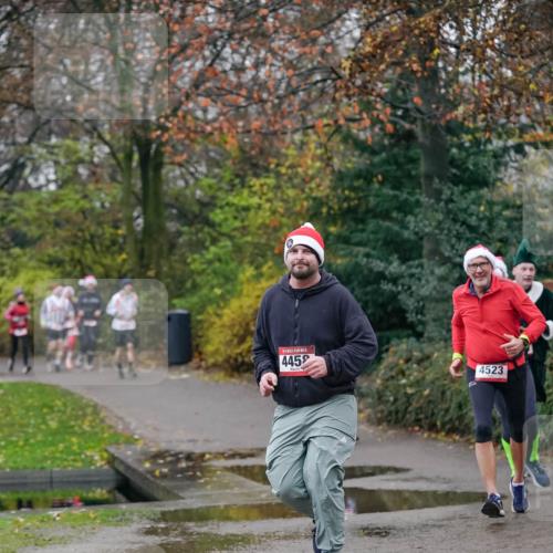 07.12.2025 - St. Pauli X-Mass-Run No. 15 Michael Burmester http://msf.ph/oto/9412486 07.12.2025 10:01:48 Laufen 4452, 4523 meine-sportfotos.de