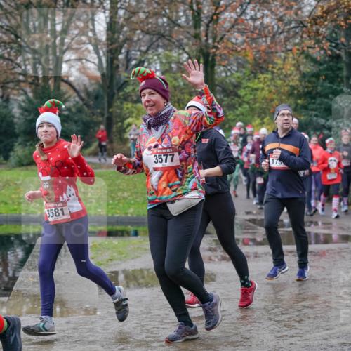 07.12.2025 - St. Pauli X-Mass-Run No. 15 Michael Burmester http://msf.ph/oto/9412517 07.12.2025 11:44:11 Laufen 00, 04, 3581, 15, 3577, 178, 3487 meine-sportfotos.de