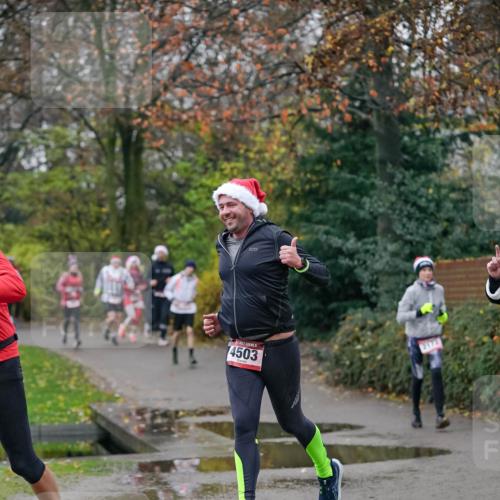 07.12.2025 - St. Pauli X-Mass-Run No. 15 Michael Burmester http://msf.ph/oto/9412519 07.12.2025 10:01:50 Laufen 4503, 2173 meine-sportfotos.de