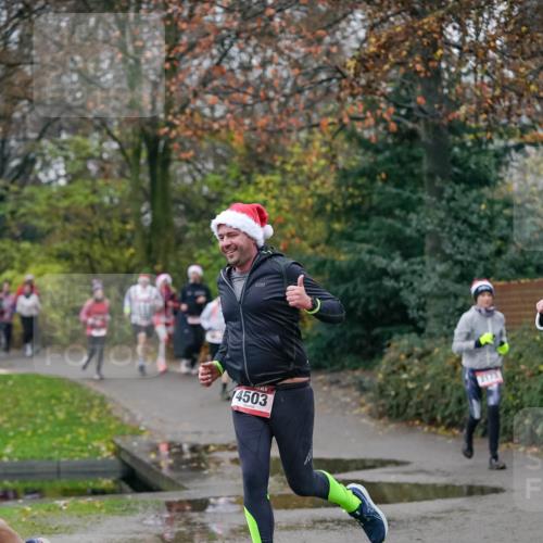 07.12.2025 - St. Pauli X-Mass-Run No. 15 Michael Burmester http://msf.ph/oto/9412522 07.12.2025 10:01:50 Laufen 5, 4503, 2173 meine-sportfotos.de