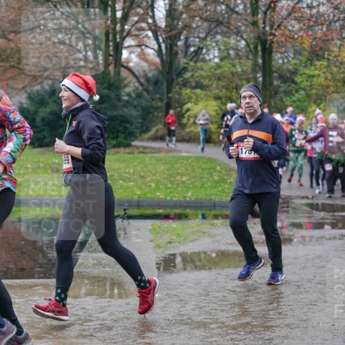 07.12.2025 - St. Pauli X-Mass-Run No. 15 Michael Burmester http://msf.ph/oto/9412523 07.12.2025 11:44:12 Laufen 3577, 170, 69, 3487 meine-sportfotos.de