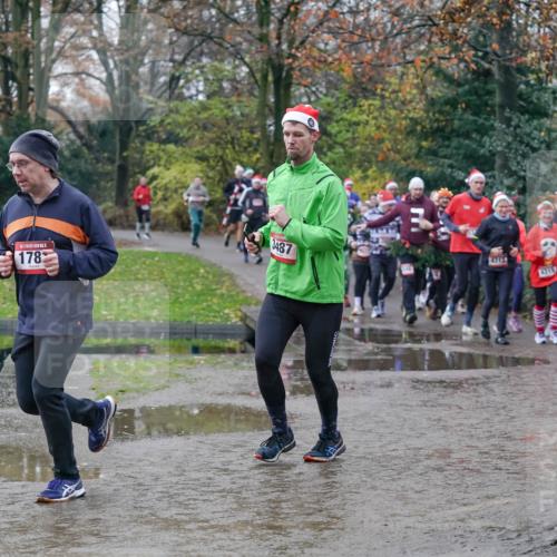 07.12.2025 - St. Pauli X-Mass-Run No. 15 Michael Burmester http://msf.ph/oto/9412526 07.12.2025 11:44:12 Laufen 5, 1782, 3487, 4313, 4315 meine-sportfotos.de