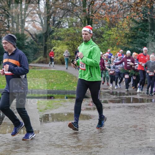 07.12.2025 - St. Pauli X-Mass-Run No. 15 Michael Burmester http://msf.ph/oto/9412529 07.12.2025 11:44:12 Laufen  meine-sportfotos.de