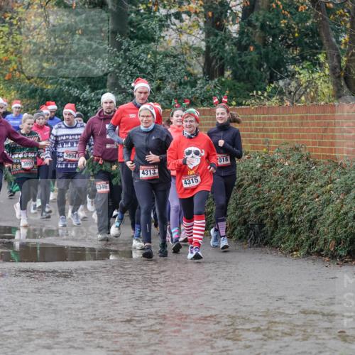 07.12.2025 - St. Pauli X-Mass-Run No. 15 Michael Burmester http://msf.ph/oto/9412541 07.12.2025 11:44:14 Laufen 666, 43, 3997, 3994, 4346, 4313, 018, 4315 meine-sportfotos.de