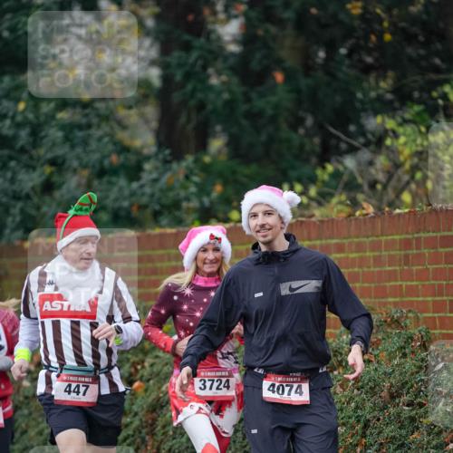 07.12.2025 - St. Pauli X-Mass-Run No. 15 Michael Burmester http://msf.ph/oto/9412585 07.12.2025 10:01:57 Laufen 447, 3724, 15, 4074 meine-sportfotos.de