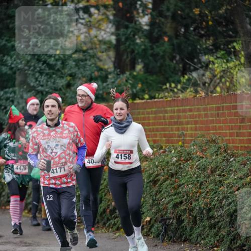 07.12.2025 - St. Pauli X-Mass-Run No. 15 Michael Burmester http://msf.ph/oto/9412651 07.12.2025 10:02:03 Laufen 4479, 22, 4171, 40, 15, 4158 meine-sportfotos.de