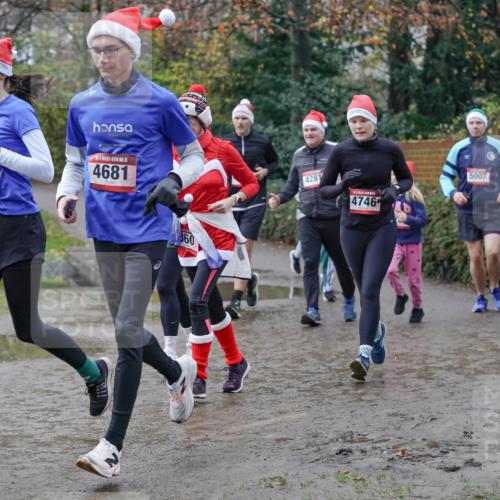 07.12.2025 - St. Pauli X-Mass-Run No. 15 Michael Burmester http://msf.ph/oto/9412653 07.12.2025 11:44:24 Laufen 683, 5, 4681, 360, 4281, 4746, 5007 meine-sportfotos.de