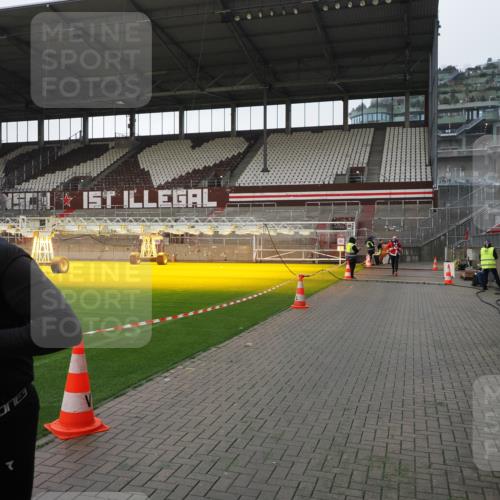 07.12.2025 - St. Pauli X-Mass-Run No. 15 Fabian Wolf http://msf.ph/oto/9412664 07.12.2025 11:17:30 Ziel 551, 845, 1122, 1125, 1127, 1130, 1529, 1686, 2477, 2766, 2846, 2849 meine-sportfotos.de