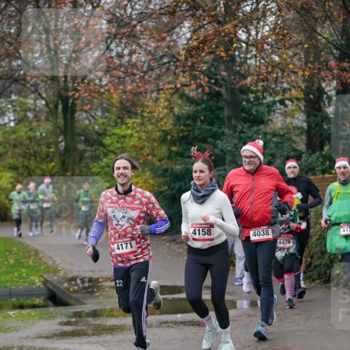 07.12.2025 - St. Pauli X-Mass-Run No. 15 Michael Burmester http://msf.ph/oto/9412672 07.12.2025 10:02:05 Laufen 4171, 22, 4158, 4038, 4479, 412 meine-sportfotos.de