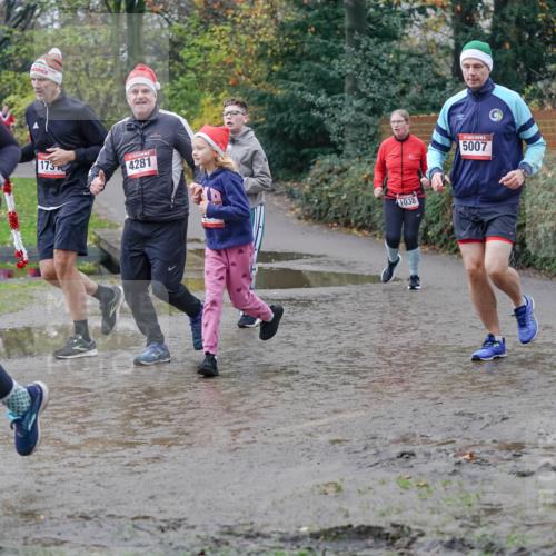 07.12.2025 - St. Pauli X-Mass-Run No. 15 Michael Burmester http://msf.ph/oto/9412674 07.12.2025 11:44:25 Laufen 4746, 173, 4281, 1038, 5007 meine-sportfotos.de