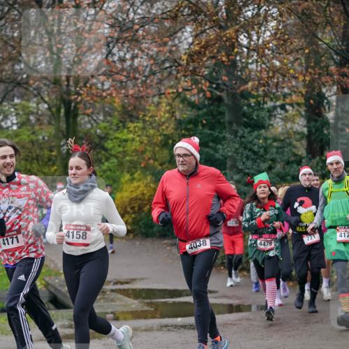 07.12.2025 - St. Pauli X-Mass-Run No. 15 Michael Burmester http://msf.ph/oto/9412675 07.12.2025 10:02:06 Laufen 4171, 5, 4158, 4038, 4479, 721, 412 meine-sportfotos.de