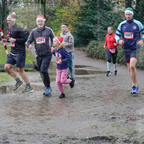 07.12.2025 - St. Pauli X-Mass-Run No. 15 Michael Burmester http://msf.ph/oto/9412677 07.12.2025 11:44:25 Laufen 4746, 4281, 28, 1038, 5007 meine-sportfotos.de