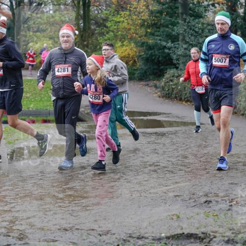 07.12.2025 - St. Pauli X-Mass-Run No. 15 Michael Burmester http://msf.ph/oto/9412683 07.12.2025 11:44:26 Laufen 4281, 4280, 1038, 5007 meine-sportfotos.de