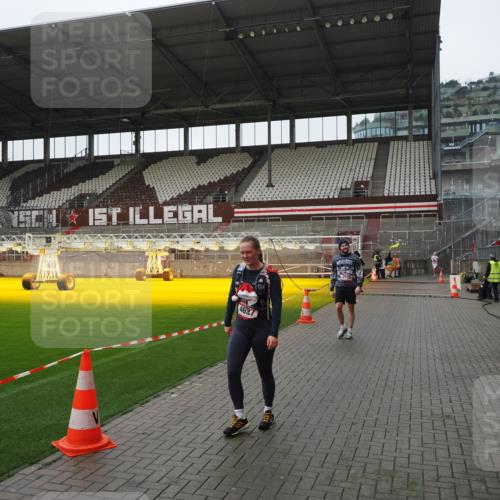 07.12.2025 - St. Pauli X-Mass-Run No. 15 Fabian Wolf http://msf.ph/oto/9412715 07.12.2025 11:17:55 Ziel 2915, 4627 meine-sportfotos.de