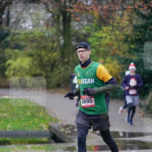 07.12.2025 - St. Pauli X-Mass-Run No. 15 Michael Burmester http://msf.ph/oto/9412744 07.12.2025 10:02:13 Laufen 3695 meine-sportfotos.de