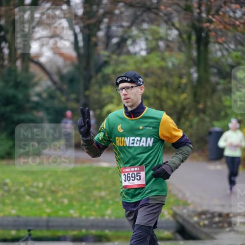 07.12.2025 - St. Pauli X-Mass-Run No. 15 Michael Burmester http://msf.ph/oto/9412756 07.12.2025 10:02:13 Laufen 5, 3695 meine-sportfotos.de