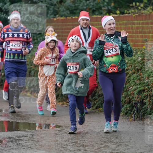 07.12.2025 - St. Pauli X-Mass-Run No. 15 Michael Burmester http://msf.ph/oto/9412761 07.12.2025 11:44:44 Laufen 4212, 16, 15, 4215, 14, 15, 4213 meine-sportfotos.de