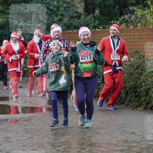 07.12.2025 - St. Pauli X-Mass-Run No. 15 Michael Burmester http://msf.ph/oto/9412772 07.12.2025 11:44:45 Laufen 15, 4215, 15, 4213, 4214 meine-sportfotos.de