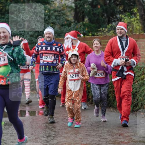 07.12.2025 - St. Pauli X-Mass-Run No. 15 Michael Burmester http://msf.ph/oto/9412784 07.12.2025 11:44:46 Laufen 4213, 4212, 15, 4216, 4247 meine-sportfotos.de