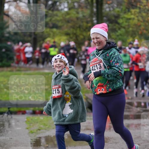 07.12.2025 - St. Pauli X-Mass-Run No. 15 Michael Burmester http://msf.ph/oto/9412787 07.12.2025 11:44:47 Laufen 5, 215, 15, 4213 meine-sportfotos.de