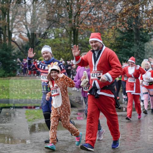 07.12.2025 - St. Pauli X-Mass-Run No. 15 Michael Burmester http://msf.ph/oto/9412808 07.12.2025 11:44:49 Laufen 125, 4212, 21, 15, 4214, 4295, 4297, 3708, 4294, 4216, 424 meine-sportfotos.de