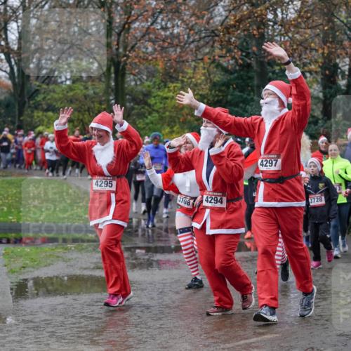 07.12.2025 - St. Pauli X-Mass-Run No. 15 Michael Burmester http://msf.ph/oto/9412829 07.12.2025 11:44:51 Laufen 4295, 3708, 4294, 15, 4297, 3728, 3710 meine-sportfotos.de
