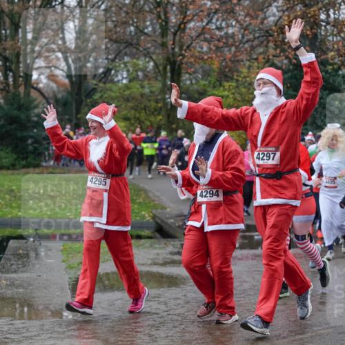 07.12.2025 - St. Pauli X-Mass-Run No. 15 Michael Burmester http://msf.ph/oto/9412841 07.12.2025 11:44:51 Laufen 4295, 4294, 15, 4297, 4405, 3710, 3728 meine-sportfotos.de