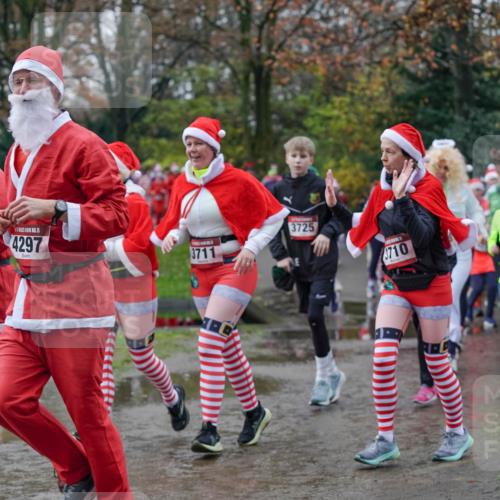07.12.2025 - St. Pauli X-Mass-Run No. 15 Michael Burmester http://msf.ph/oto/9412853 07.12.2025 11:44:52 Laufen 4297, 3711, 3725, 3710, 4413, 3709 meine-sportfotos.de