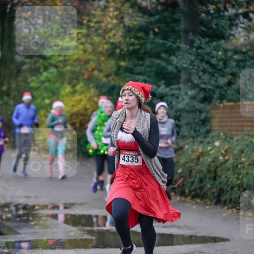 07.12.2025 - St. Pauli X-Mass-Run No. 15 Michael Burmester http://msf.ph/oto/9412854 07.12.2025 10:02:25 Laufen 15, 4335 meine-sportfotos.de