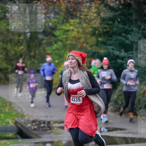 07.12.2025 - St. Pauli X-Mass-Run No. 15 Michael Burmester http://msf.ph/oto/9412863 07.12.2025 10:02:25 Laufen 1, 4335 meine-sportfotos.de