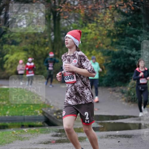 07.12.2025 - St. Pauli X-Mass-Run No. 15 Michael Burmester http://msf.ph/oto/9412920 07.12.2025 10:02:32 Laufen 2049, 2 meine-sportfotos.de