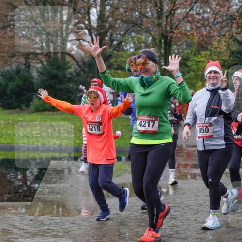 07.12.2025 - St. Pauli X-Mass-Run No. 15 Michael Burmester http://msf.ph/oto/9412921 07.12.2025 11:44:57 Laufen 4219, 5, 4217, 850, 849 meine-sportfotos.de