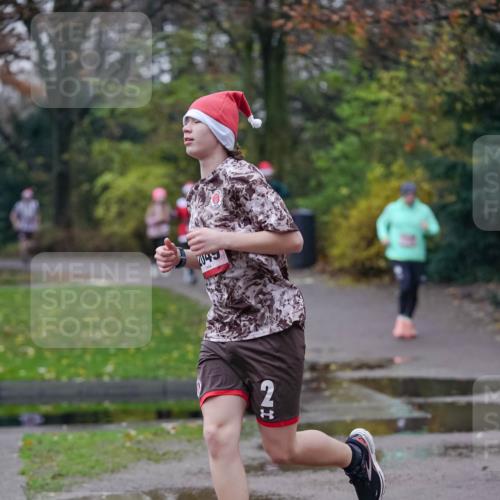 07.12.2025 - St. Pauli X-Mass-Run No. 15 Michael Burmester http://msf.ph/oto/9412926 07.12.2025 10:02:32 Laufen 2 meine-sportfotos.de