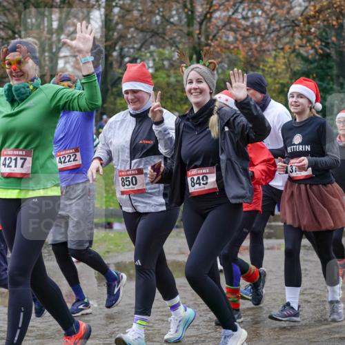 07.12.2025 - St. Pauli X-Mass-Run No. 15 Michael Burmester http://msf.ph/oto/9412927 07.12.2025 11:44:57 Laufen 1219, 15, 4217, 5, 4222, 15, 850, 15, 849, 819, 3818 meine-sportfotos.de