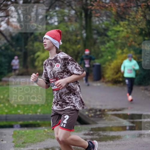07.12.2025 - St. Pauli X-Mass-Run No. 15 Michael Burmester http://msf.ph/oto/9412929 07.12.2025 10:02:32 Laufen 204 meine-sportfotos.de
