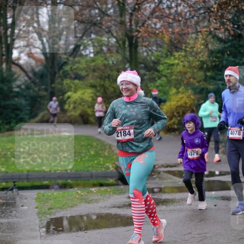 07.12.2025 - St. Pauli X-Mass-Run No. 15 Michael Burmester http://msf.ph/oto/9412937 07.12.2025 10:02:33 Laufen 2184, 4079, 4078 meine-sportfotos.de