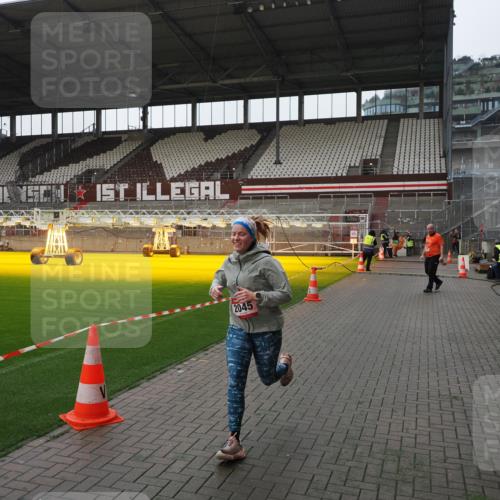 07.12.2025 - St. Pauli X-Mass-Run No. 15 Fabian Wolf http://msf.ph/oto/9412944 07.12.2025 11:18:23 Ziel 1348, 2045, 3201, 3304 meine-sportfotos.de