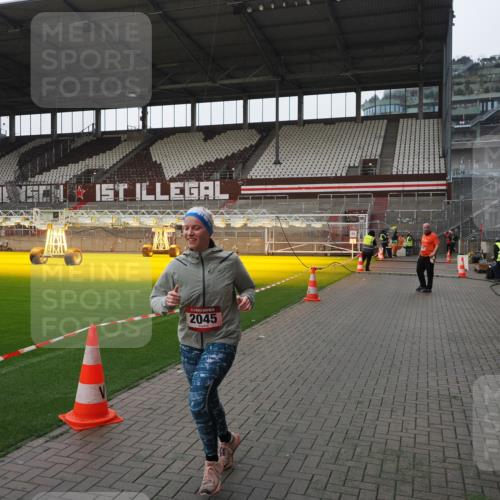 07.12.2025 - St. Pauli X-Mass-Run No. 15 Fabian Wolf http://msf.ph/oto/9412947 07.12.2025 11:18:23 Ziel 1348, 2045, 3201, 3304 meine-sportfotos.de